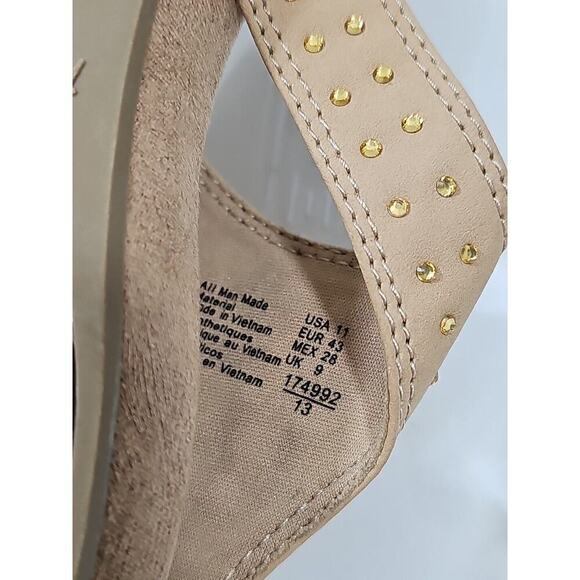 Comfort Plus ~Woman Size 11~ Beige Shoes by Predictions Thongs - Picture 3 of 9